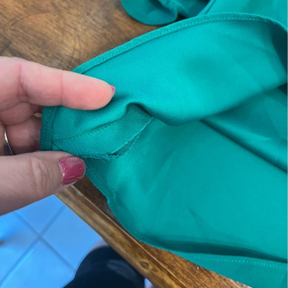 Trina Turk green blouse size XS Has been taken in on sides check measurements - Picture 7 of 9
